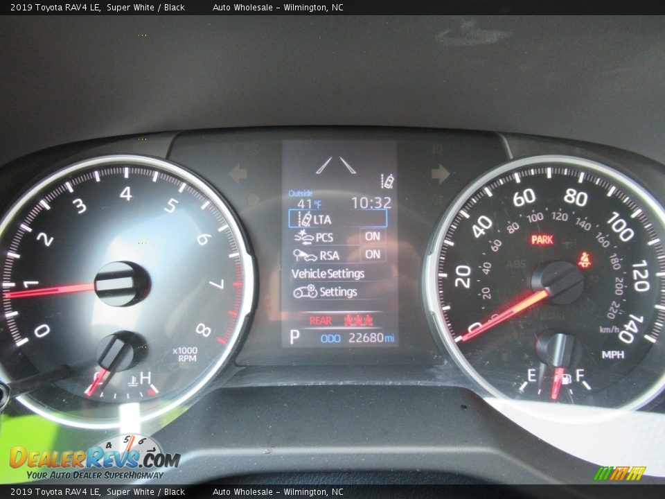 2019 Toyota RAV4 LE Super White / Black Photo #16