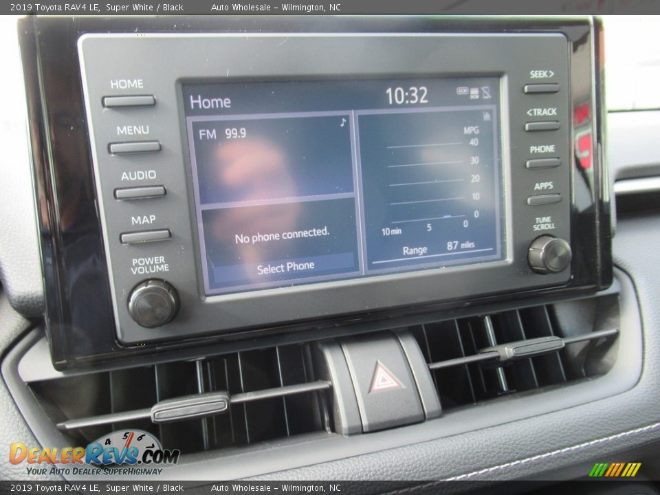 2019 Toyota RAV4 LE Super White / Black Photo #17