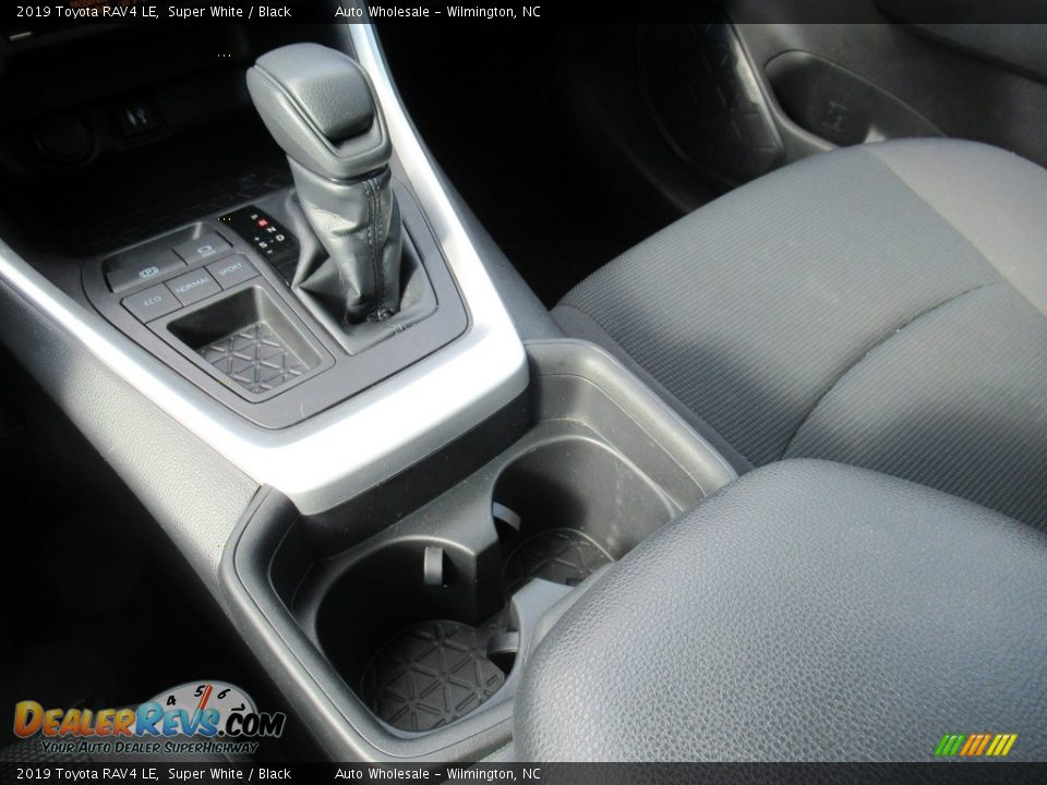 2019 Toyota RAV4 LE Super White / Black Photo #20