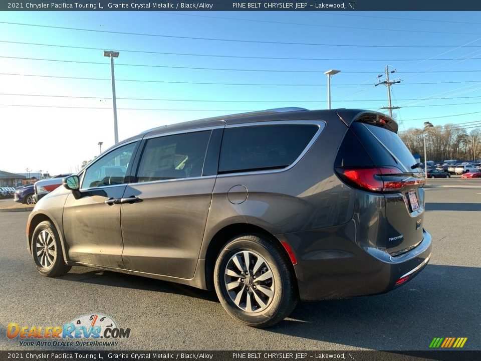 2021 Chrysler Pacifica Touring L Granite Crystal Metallic / Black/Alloy Photo #6