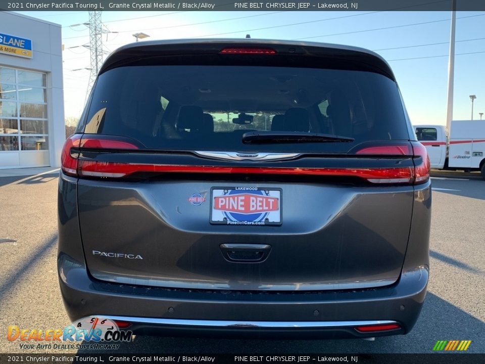 2021 Chrysler Pacifica Touring L Granite Crystal Metallic / Black/Alloy Photo #7