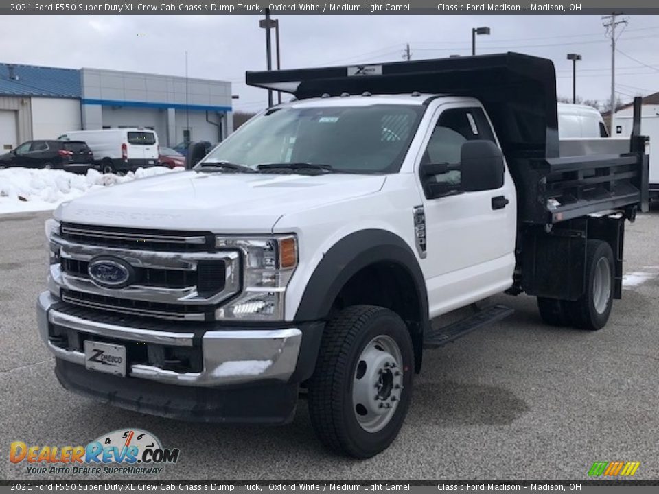2021 Ford F550 Super Duty XL Crew Cab Chassis Dump Truck Oxford White / Medium Light Camel Photo #2