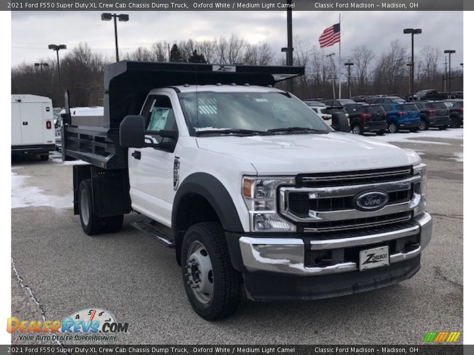 2021 Ford F550 Super Duty XL Crew Cab Chassis Dump Truck Oxford White / Medium Light Camel Photo #3
