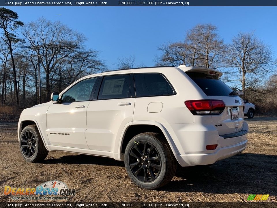 2021 Jeep Grand Cherokee Laredo 4x4 Bright White / Black Photo #6