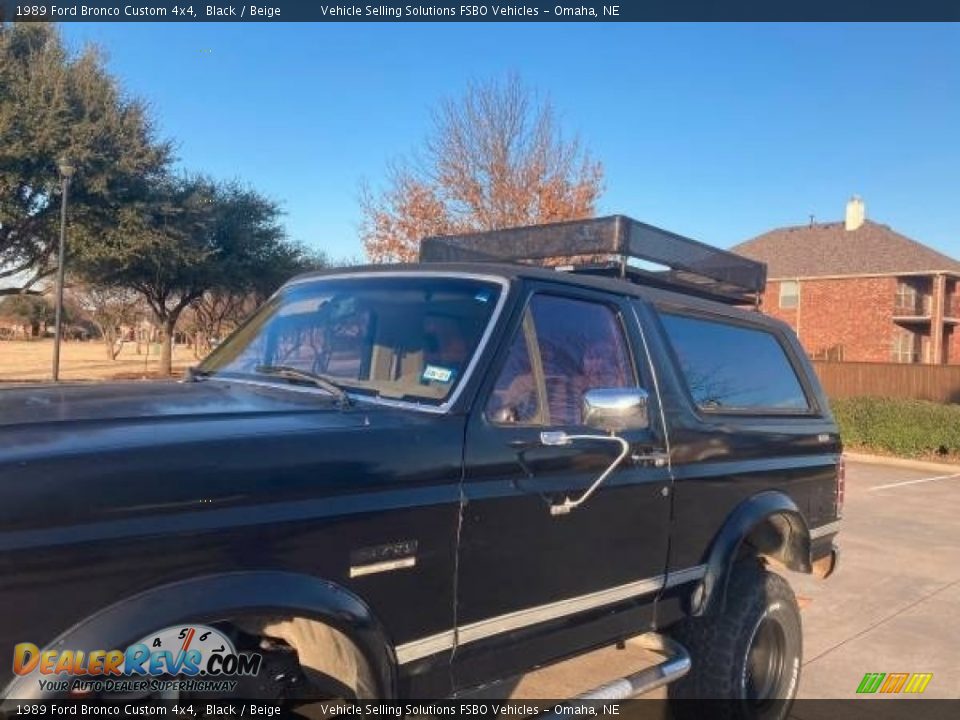 1989 Ford Bronco Custom 4x4 Black / Beige Photo #1