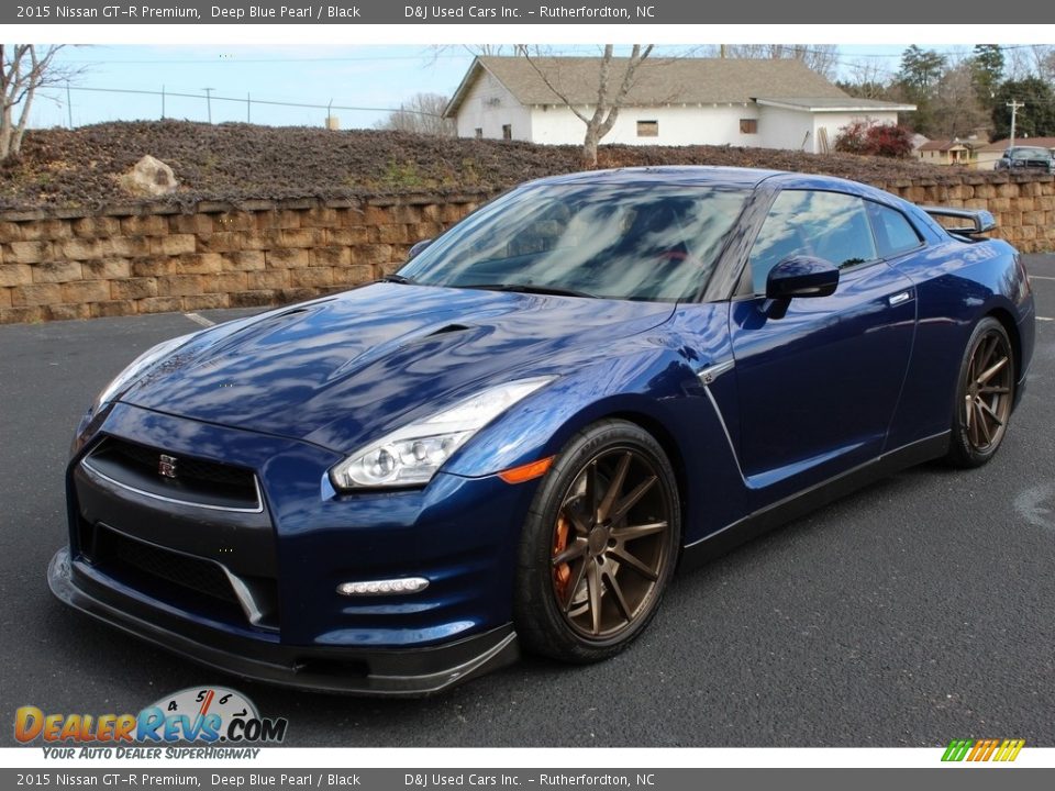 Front 3/4 View of 2015 Nissan GT-R Premium Photo #2