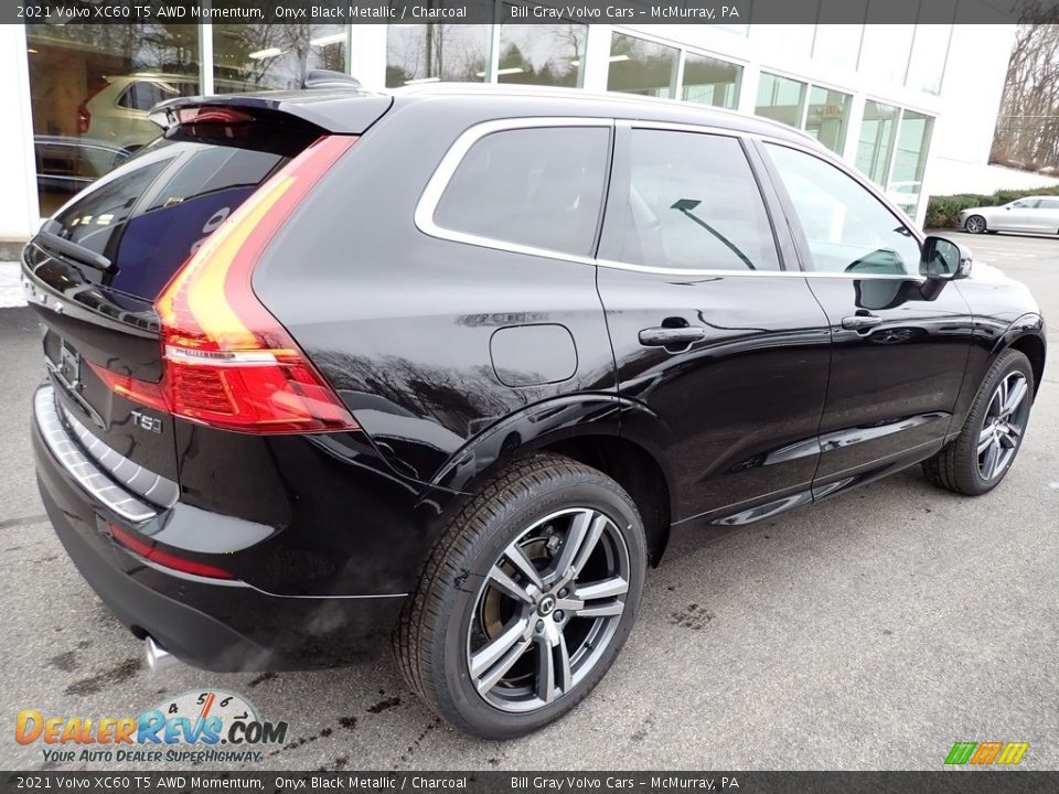 2021 Volvo XC60 T5 AWD Momentum Onyx Black Metallic / Charcoal Photo #2