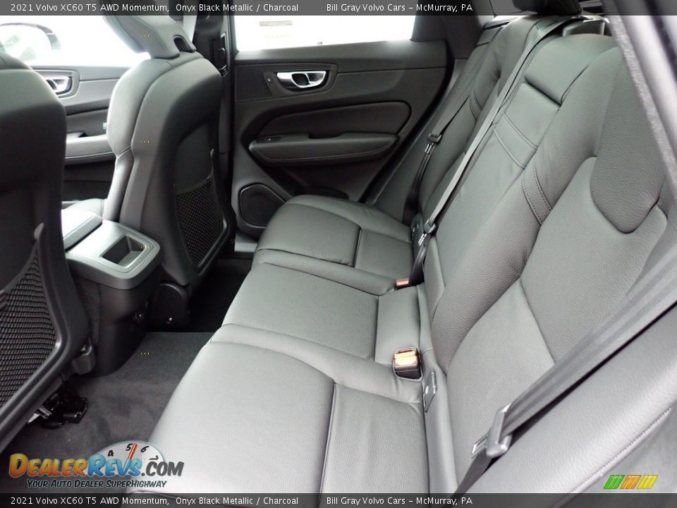 2021 Volvo XC60 T5 AWD Momentum Onyx Black Metallic / Charcoal Photo #8