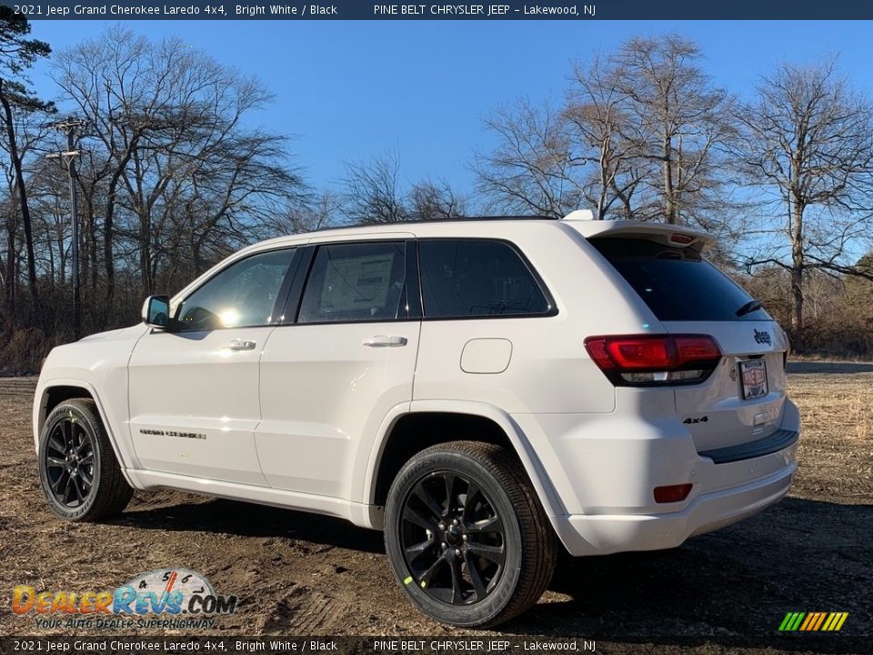 2021 Jeep Grand Cherokee Laredo 4x4 Bright White / Black Photo #6