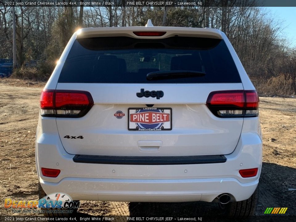 2021 Jeep Grand Cherokee Laredo 4x4 Bright White / Black Photo #7