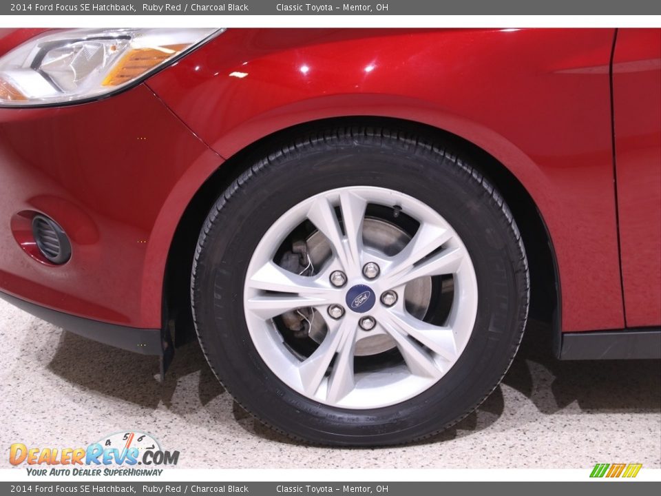 2014 Ford Focus SE Hatchback Ruby Red / Charcoal Black Photo #19