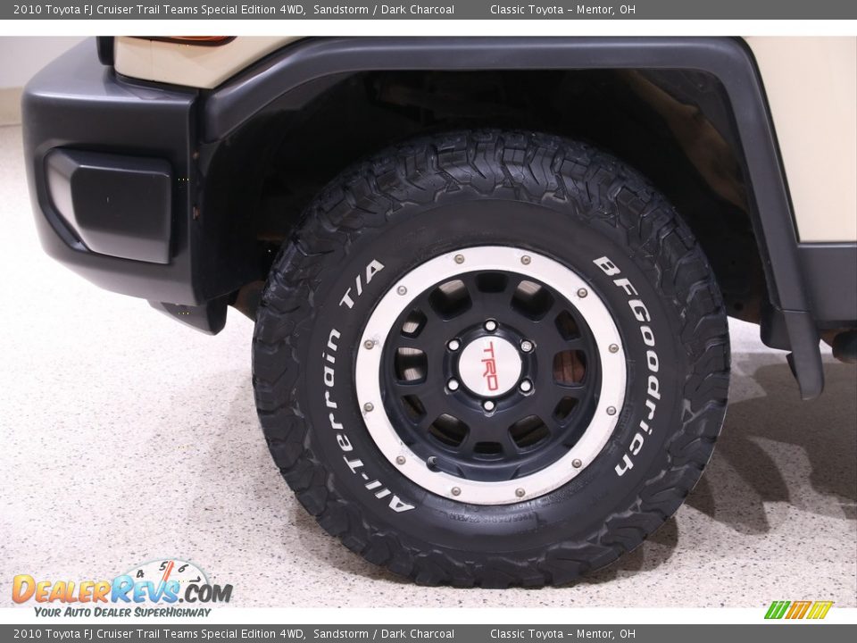 2010 Toyota FJ Cruiser Trail Teams Special Edition 4WD Sandstorm / Dark Charcoal Photo #21