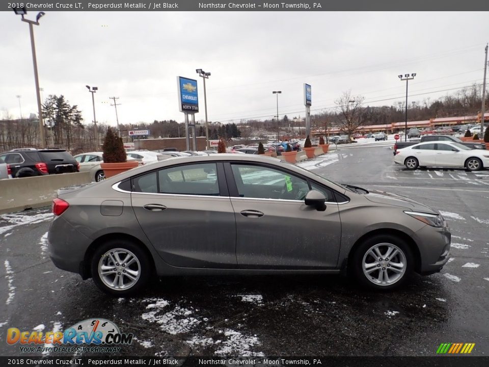 2018 Chevrolet Cruze LT Pepperdust Metallic / Jet Black Photo #10