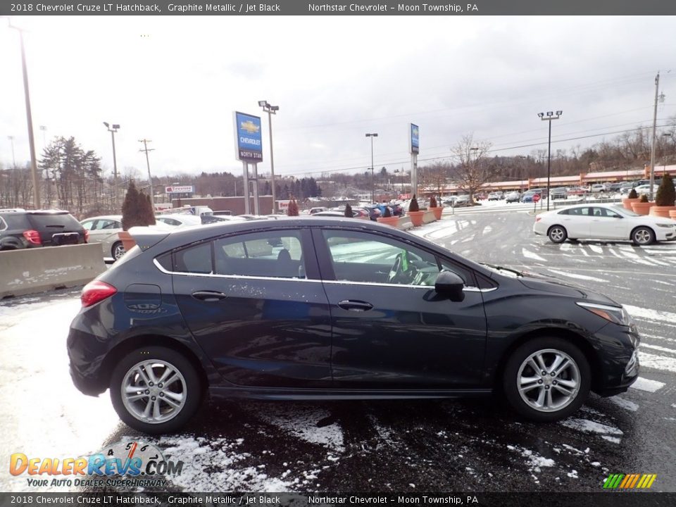 2018 Chevrolet Cruze LT Hatchback Graphite Metallic / Jet Black Photo #10