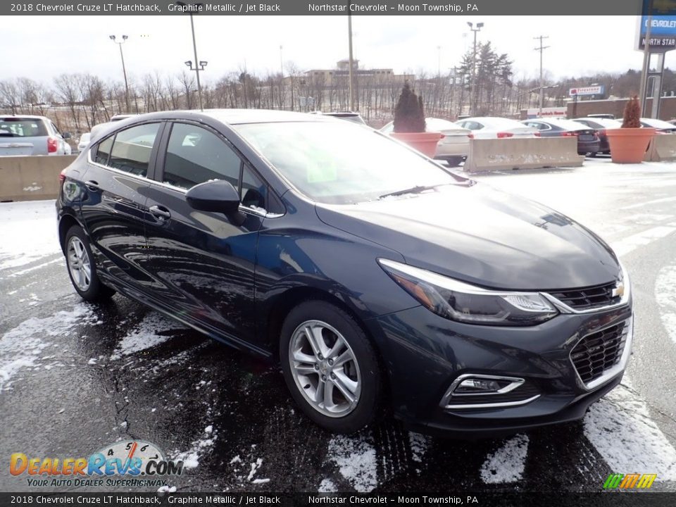 Front 3/4 View of 2018 Chevrolet Cruze LT Hatchback Photo #11