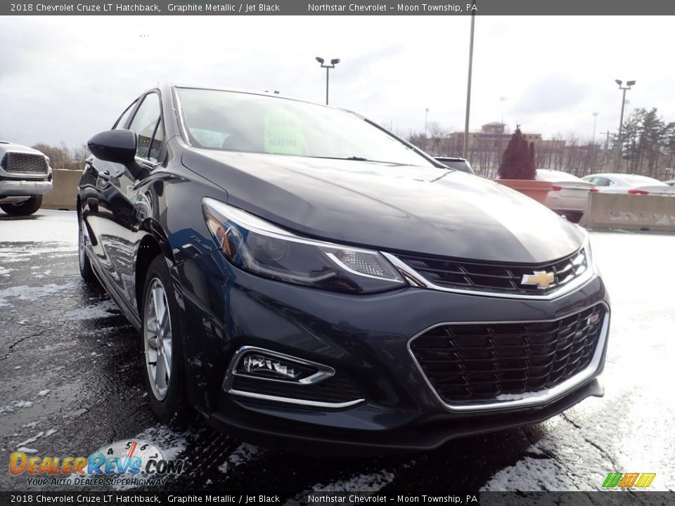 2018 Chevrolet Cruze LT Hatchback Graphite Metallic / Jet Black Photo #12