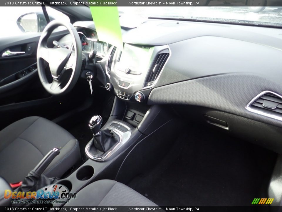 Dashboard of 2018 Chevrolet Cruze LT Hatchback Photo #16