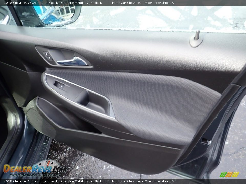 Door Panel of 2018 Chevrolet Cruze LT Hatchback Photo #17
