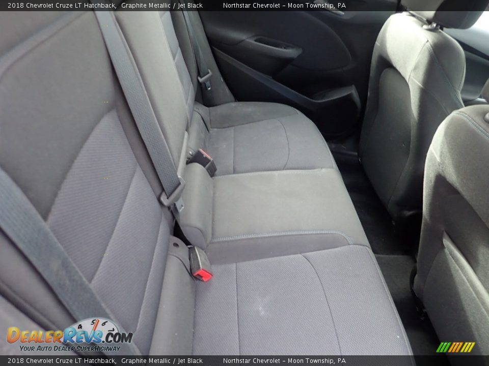 2018 Chevrolet Cruze LT Hatchback Graphite Metallic / Jet Black Photo #18