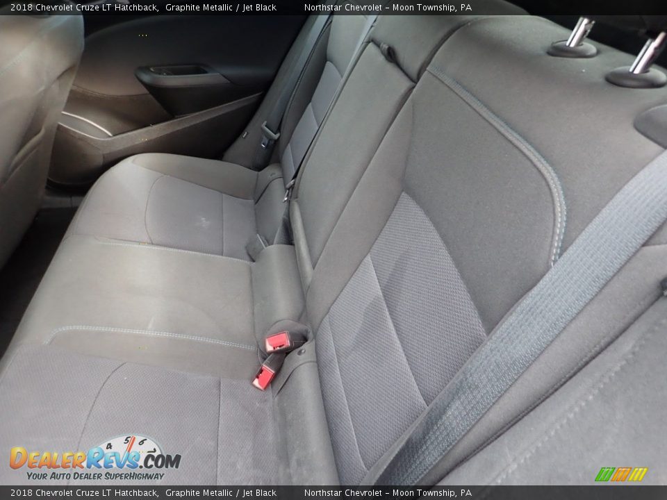 2018 Chevrolet Cruze LT Hatchback Graphite Metallic / Jet Black Photo #21