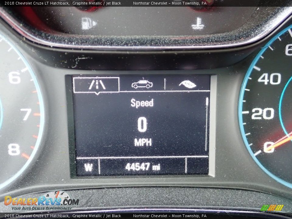 2018 Chevrolet Cruze LT Hatchback Graphite Metallic / Jet Black Photo #29