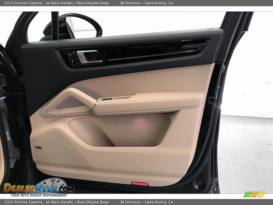 Door Panel of 2020 Porsche Cayenne  Photo #26