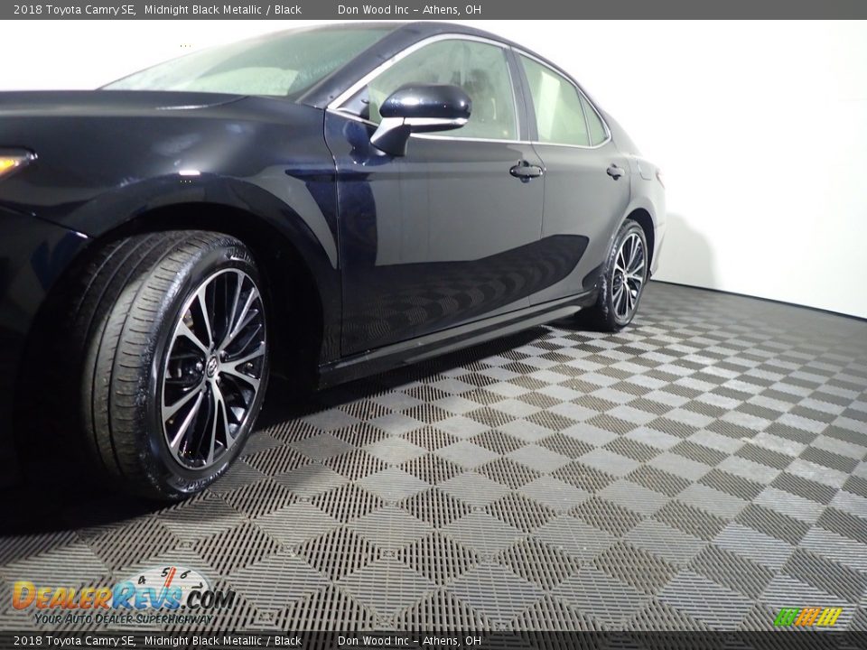 2018 Toyota Camry SE Midnight Black Metallic / Black Photo #10