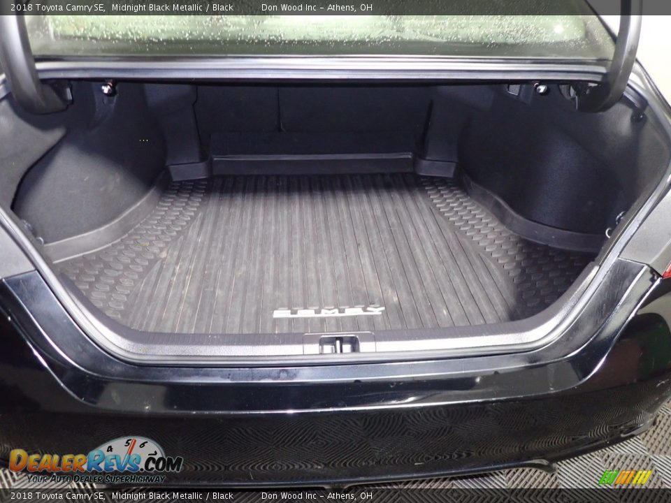 2018 Toyota Camry SE Midnight Black Metallic / Black Photo #15