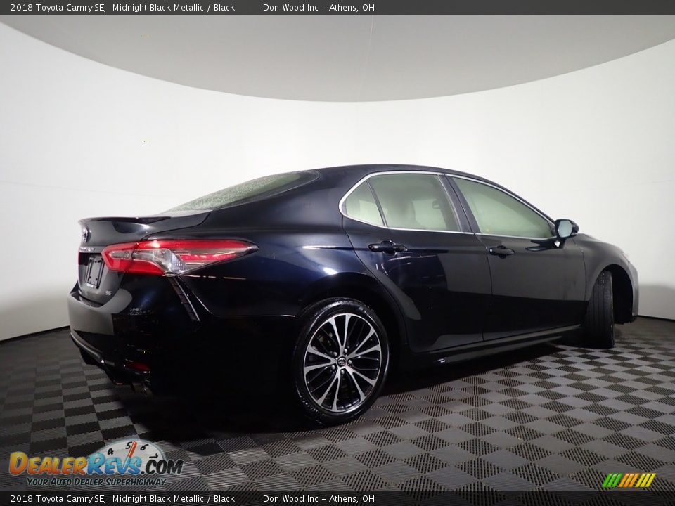 2018 Toyota Camry SE Midnight Black Metallic / Black Photo #16