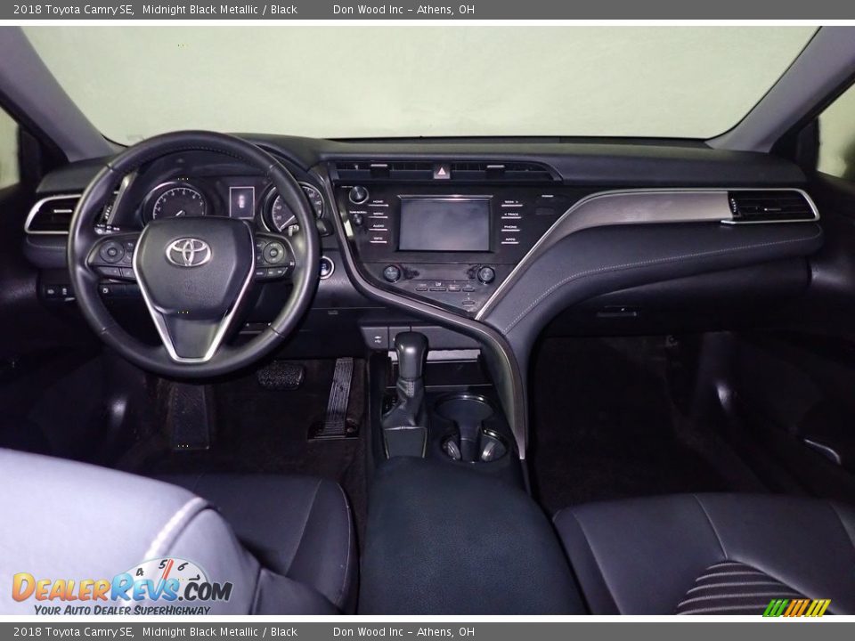 2018 Toyota Camry SE Midnight Black Metallic / Black Photo #24