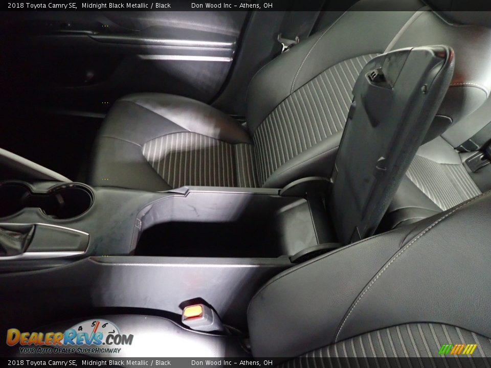 2018 Toyota Camry SE Midnight Black Metallic / Black Photo #32