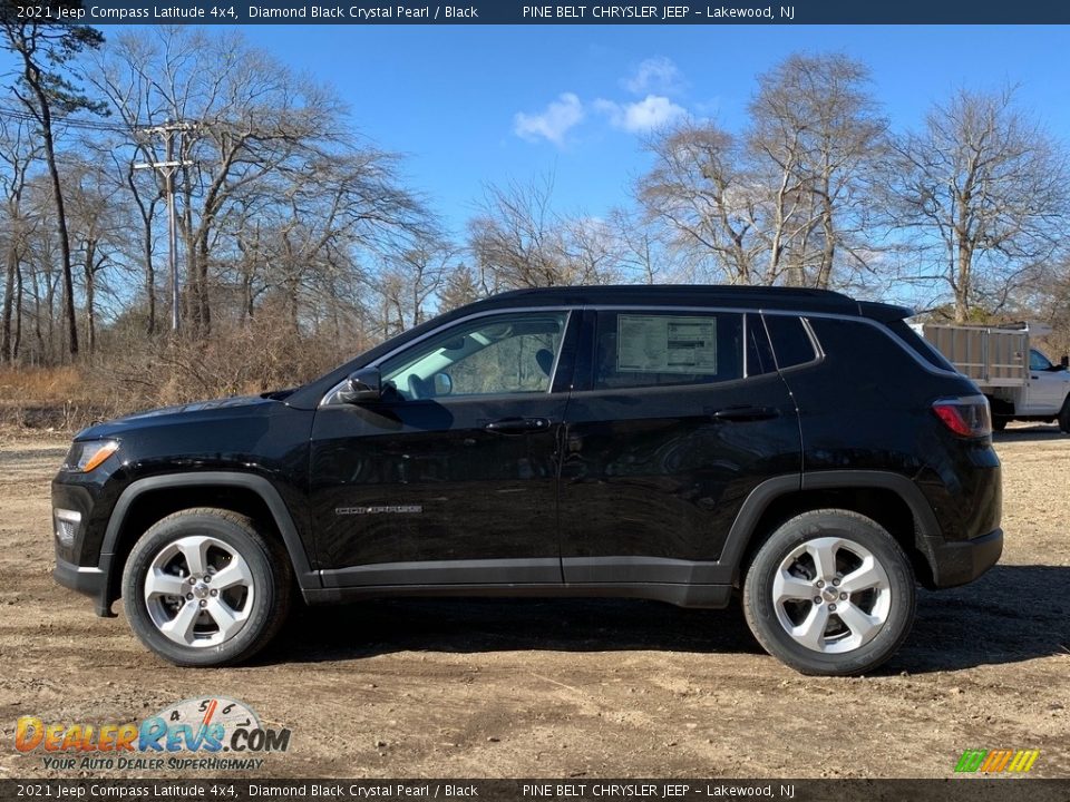 2021 Jeep Compass Latitude 4x4 Diamond Black Crystal Pearl / Black Photo #4