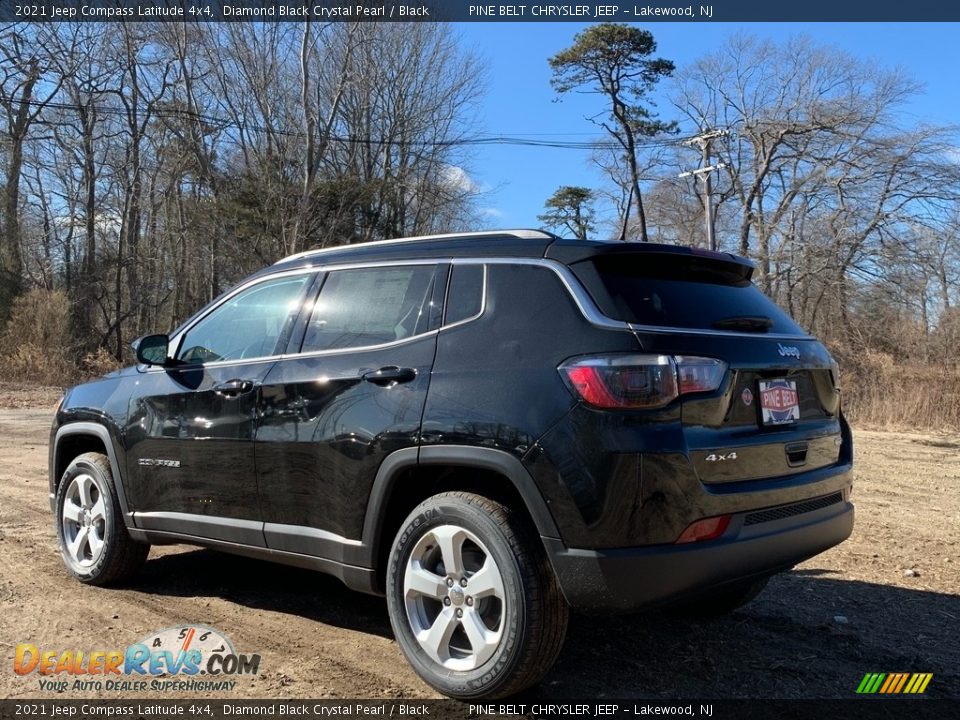 2021 Jeep Compass Latitude 4x4 Diamond Black Crystal Pearl / Black Photo #6