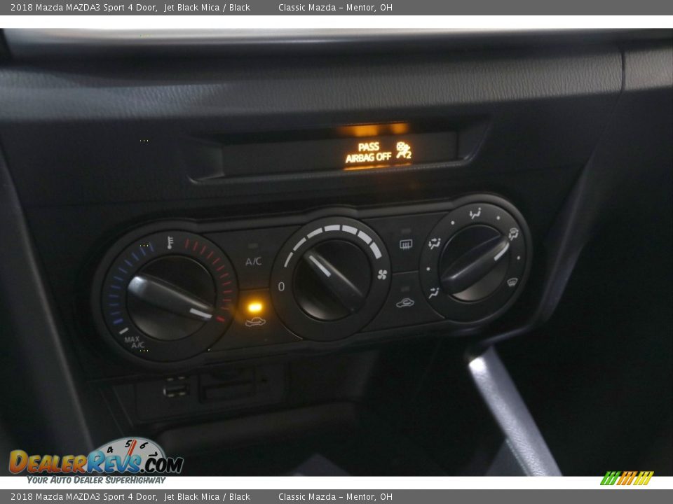 2018 Mazda MAZDA3 Sport 4 Door Jet Black Mica / Black Photo #17