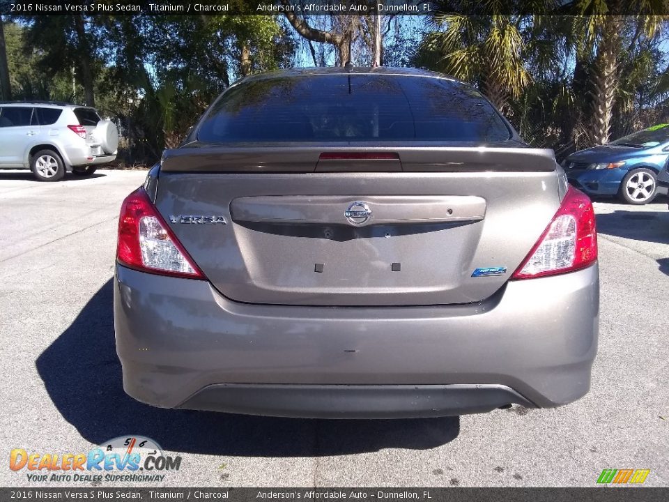 2016 Nissan Versa S Plus Sedan Titanium / Charcoal Photo #4