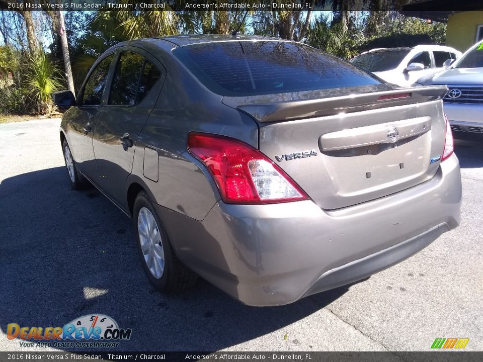 2016 Nissan Versa S Plus Sedan Titanium / Charcoal Photo #5