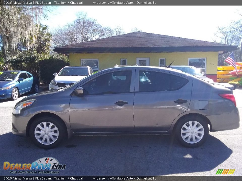 2016 Nissan Versa S Plus Sedan Titanium / Charcoal Photo #6