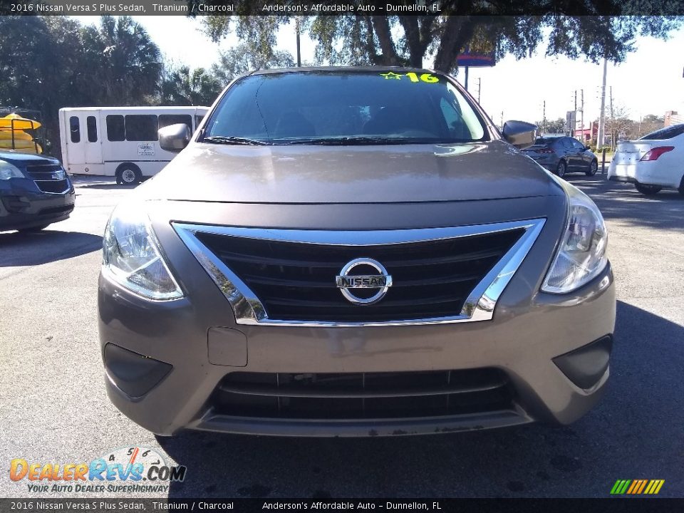 2016 Nissan Versa S Plus Sedan Titanium / Charcoal Photo #8