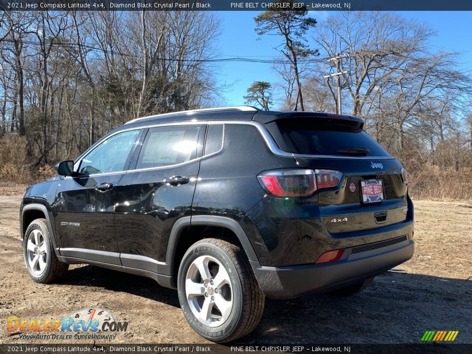 2021 Jeep Compass Latitude 4x4 Diamond Black Crystal Pearl / Black Photo #6