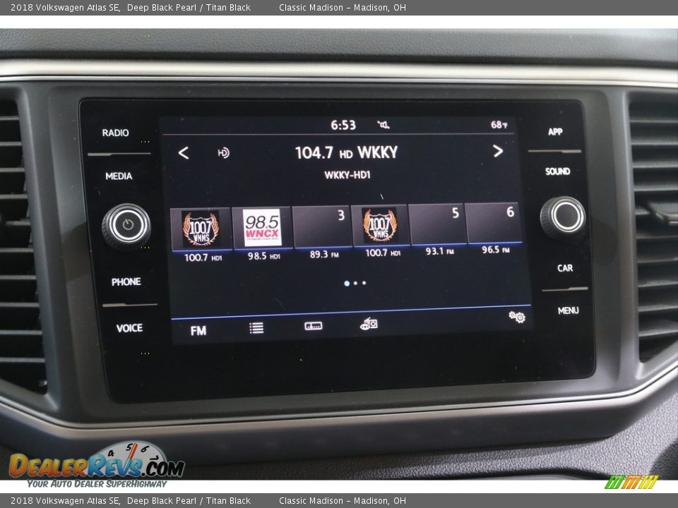 2018 Volkswagen Atlas SE Deep Black Pearl / Titan Black Photo #10