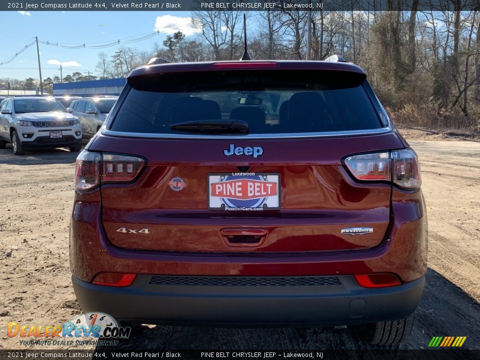 2021 Jeep Compass Latitude 4x4 Velvet Red Pearl / Black Photo #7