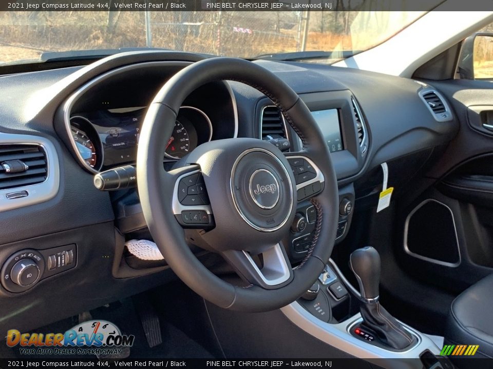 2021 Jeep Compass Latitude 4x4 Velvet Red Pearl / Black Photo #13