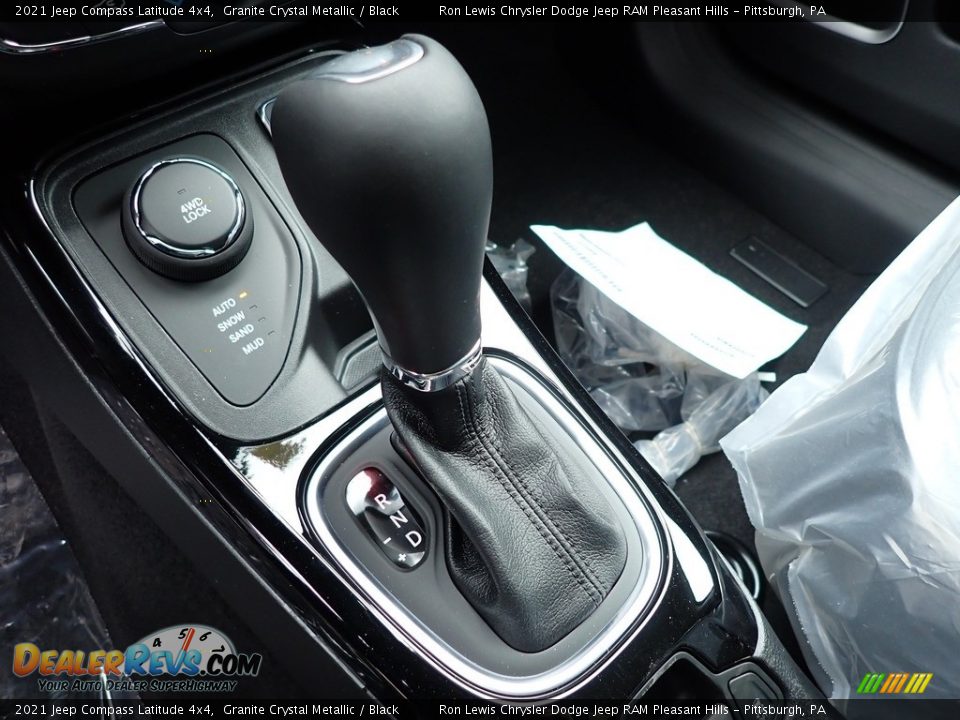 2021 Jeep Compass Latitude 4x4 Granite Crystal Metallic / Black Photo #17