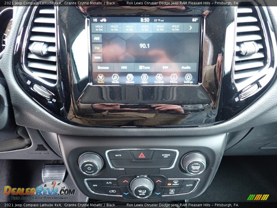 2021 Jeep Compass Latitude 4x4 Granite Crystal Metallic / Black Photo #20