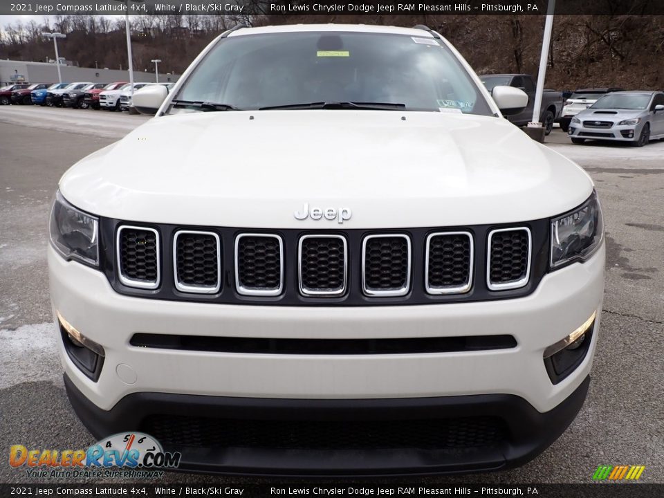 2021 Jeep Compass Latitude 4x4 White / Black/Ski Gray Photo #9