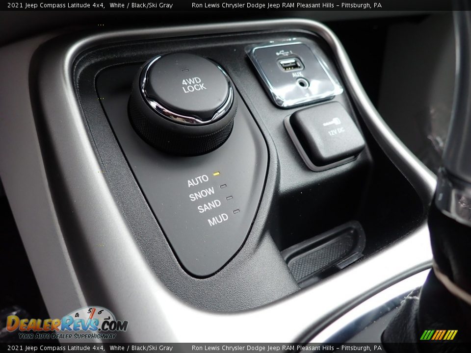 2021 Jeep Compass Latitude 4x4 White / Black/Ski Gray Photo #18