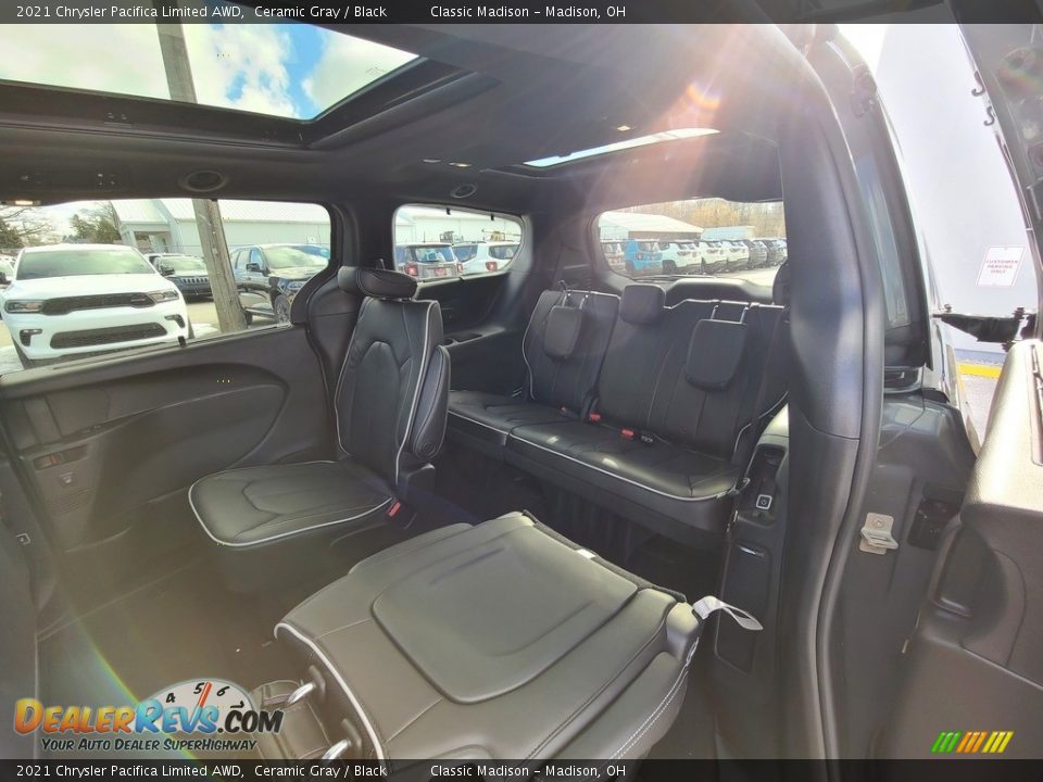 2021 Chrysler Pacifica Limited AWD Ceramic Gray / Black Photo #4