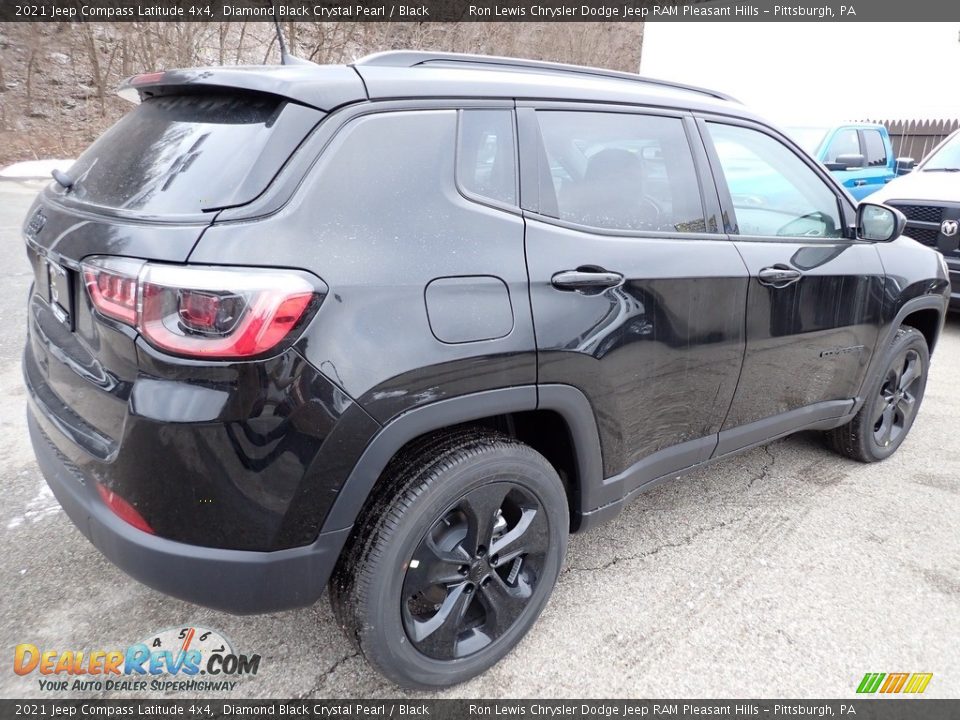 2021 Jeep Compass Latitude 4x4 Diamond Black Crystal Pearl / Black Photo #6