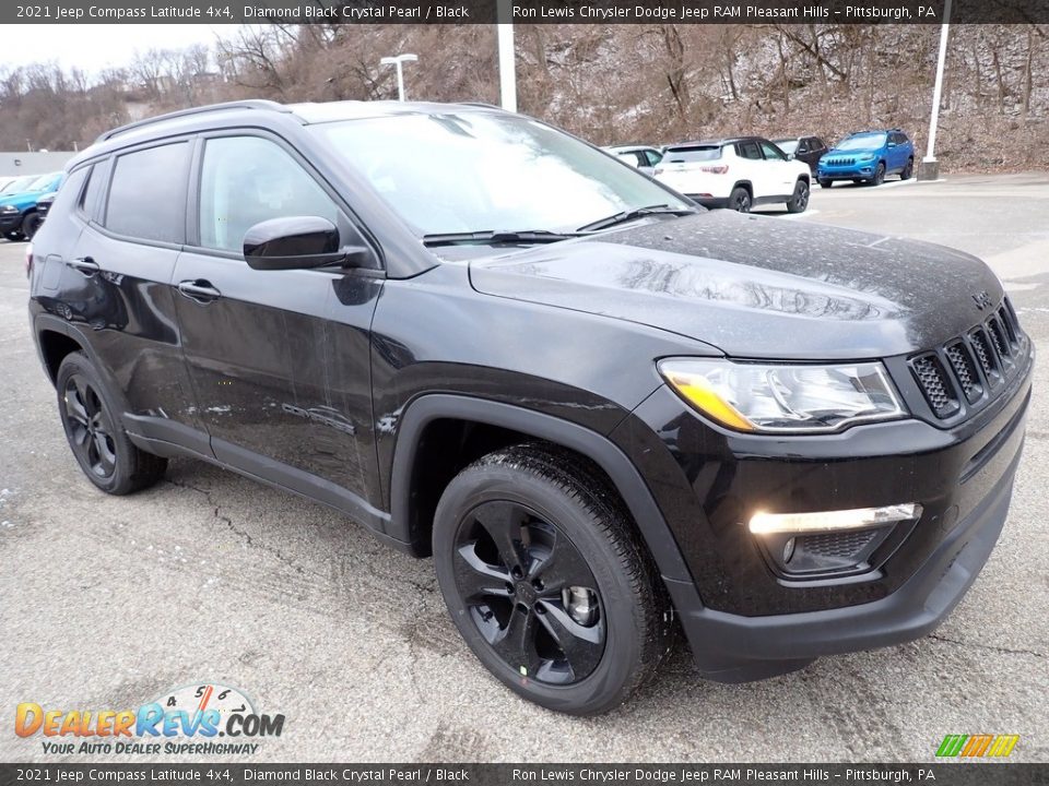2021 Jeep Compass Latitude 4x4 Diamond Black Crystal Pearl / Black Photo #8