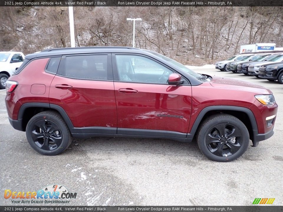 2021 Jeep Compass Altitude 4x4 Velvet Red Pearl / Black Photo #7
